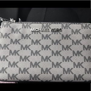 Michael Kors wristlet NWT